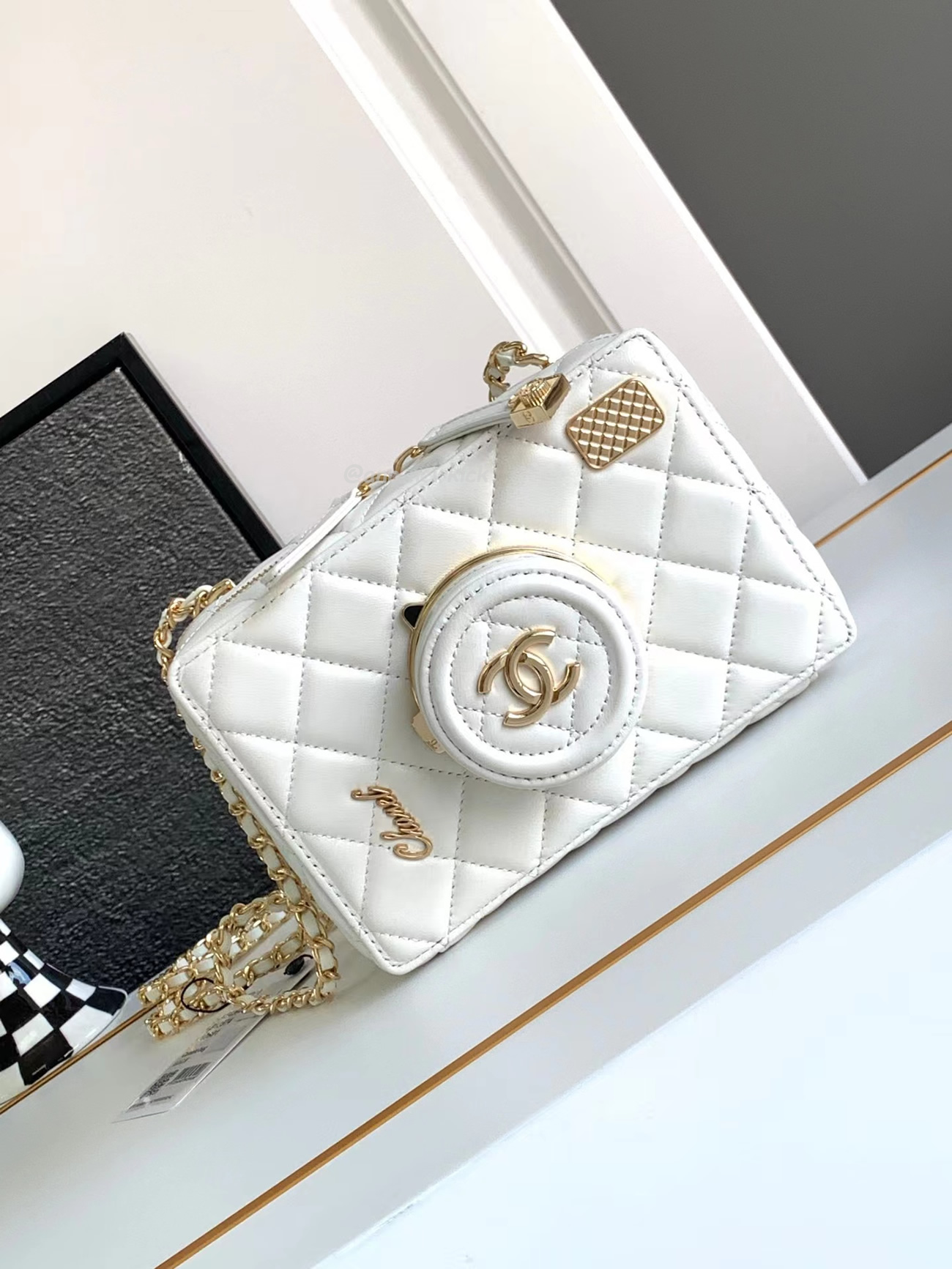 Chanel Camera Bag Lambskin White As4817 B16255 10601 (3) - www.newkick.vip